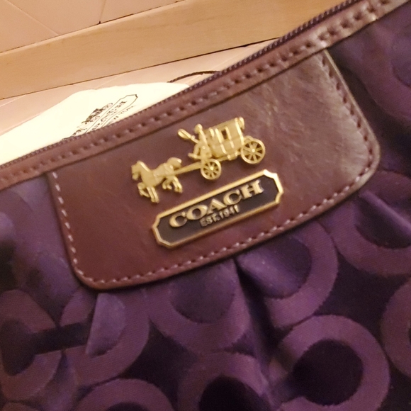 Coach Mini - Picture 4 of 8